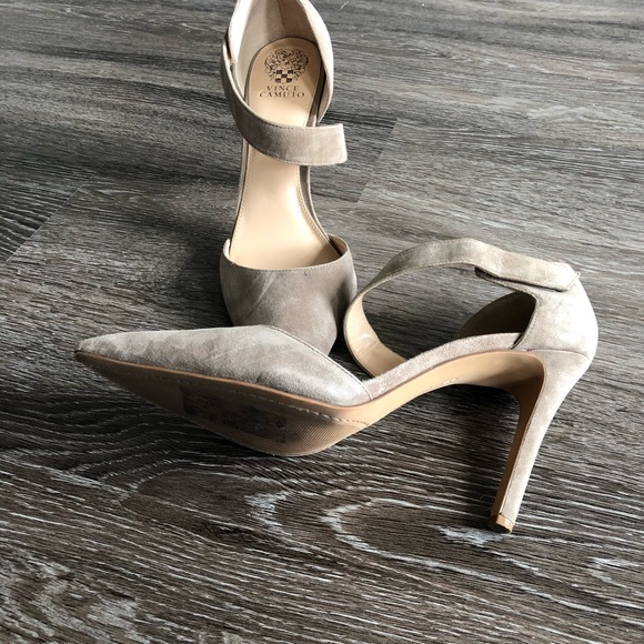Vince Camuto Carlotte Pointy Toe Pump - Picture 3 of 8